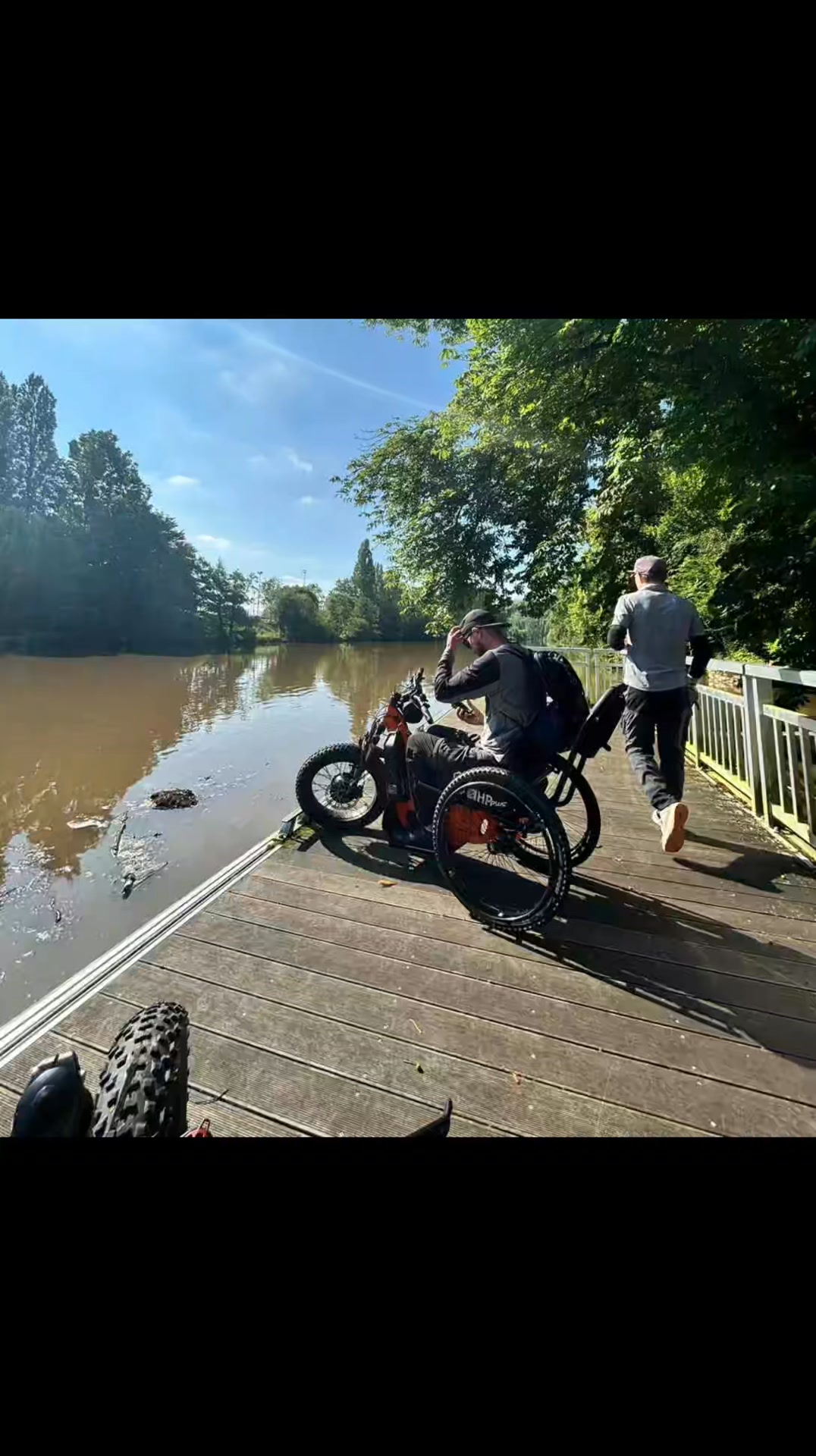 Formation d'opérateur Handi'spot il y a un an. On continue de grossir le réseau pour mailler le territoire.
Parlez en à vos collectivités 
 #handisport #outdoorsports #sportnature #accessibleatous 
On Piste Laval Tourisme